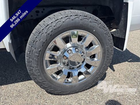Used 2019 GMC Sierra 2500 Denali w/ Duramax Plus Package AWD/4WD image 15