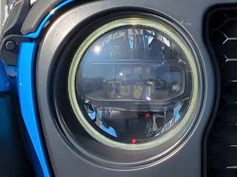 Used 2023 Jeep Gladiator Mojave w/ LED Lighting Group image 10