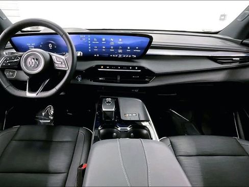 Used 2025 Buick Enclave Sport Touring image 18