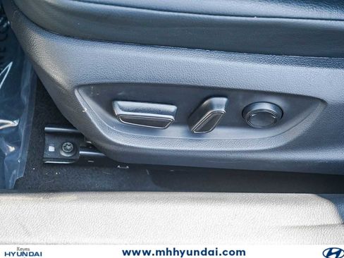 Used 2021 Toyota Camry SE w/ Carpet Mat Package (TMS) FWD image 23