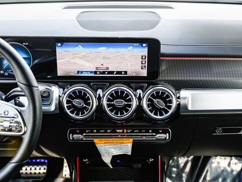 Used 2023 Mercedes-Benz EQB 300 4MATIC image 11