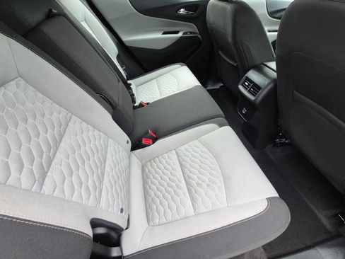 Used 2018 Chevrolet Equinox LS FWD image 19