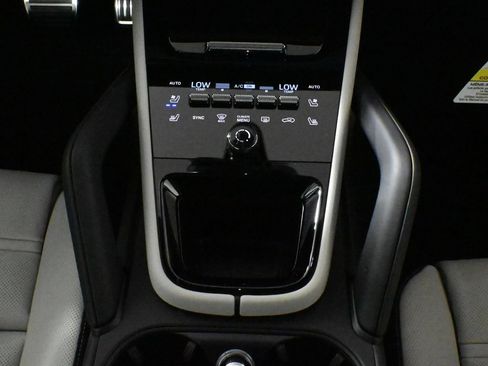 Used 2026 Porsche Cayenne S AWD/4WD image 25