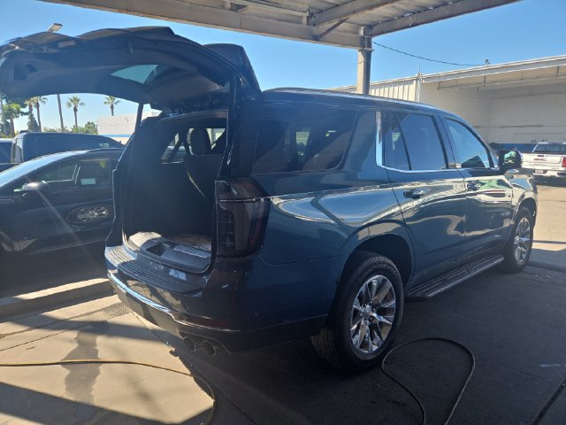 Used 2025 Chevrolet Tahoe Premier RWD image 3