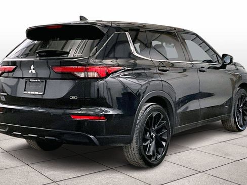 Used 2023 Mitsubishi Outlander SE Black Edition image 11