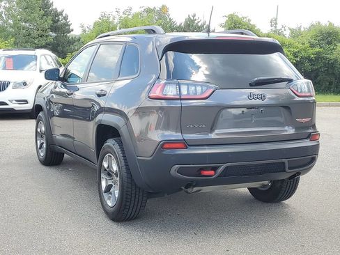 Used 2019 Jeep Cherokee Trailhawk w/ Cold Weather Group AWD/4WD image 3