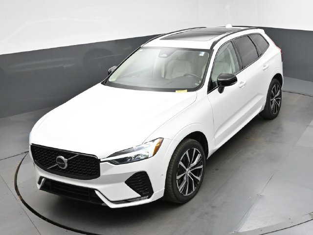 Used 2024 Volvo XC60 B5 Plus AWD/4WD image 19