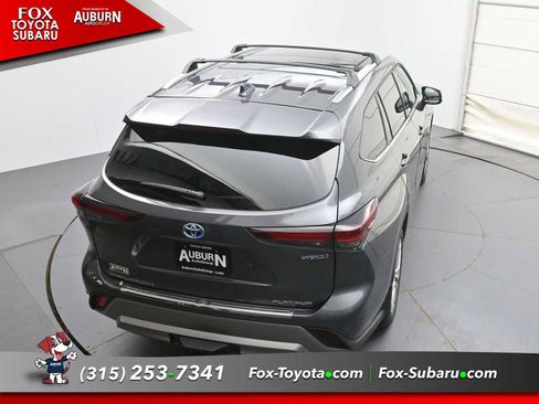 Used 2024 Toyota Highlander Platinum AWD/4WD image 29
