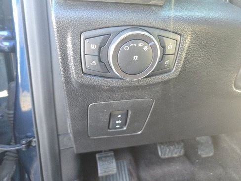 Used 2017 Ford F150 Lariat w/ Equipment Group 502A Luxury image 12