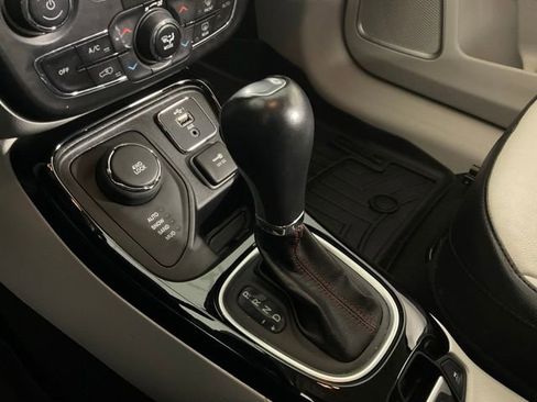 Used 2020 Jeep Compass Limited image 23