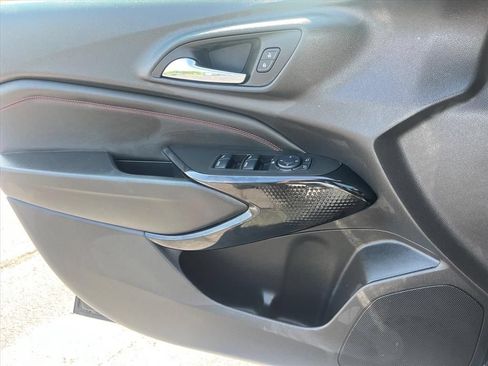 Used 2025 Chevrolet Trax RS w/ Sunroof Package FWD image 26