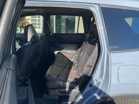 Certified 2025 Honda Passport Black Edition image 10