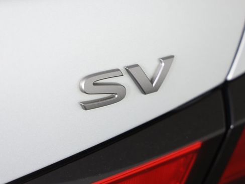 Used 2024 Nissan Altima 2.5 SV image 8