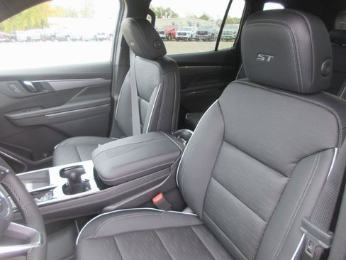 New 2026 Buick Enclave Sport Touring image 14