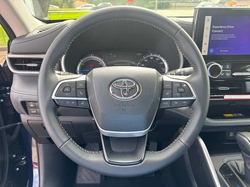 Used 2026 Toyota Highlander XLE AWD/4WD image 29