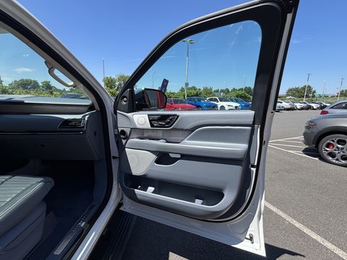 Used 2023 Lincoln Navigator L Black Label AWD/4WD image 37