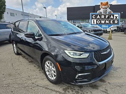 Used 2023 Chrysler Pacifica Touring-L