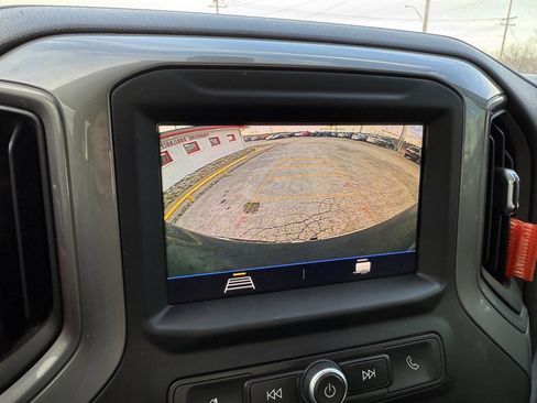 Used 2021 Chevrolet Silverado 1500 Custom image 10