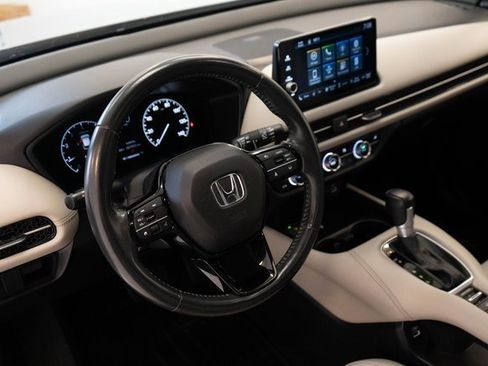 Used 2023 Honda HR-V EX-L image 3