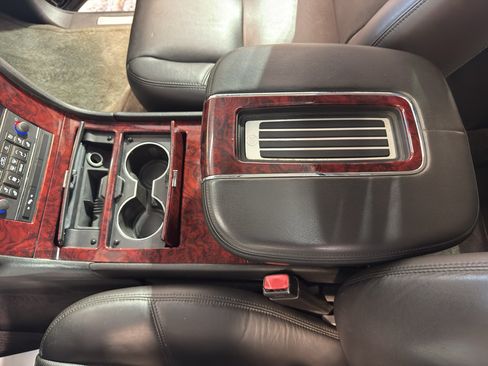 Used 2014 Cadillac Escalade Luxury AWD/4WD image 21