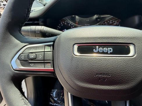 Certified 2024 Jeep Compass Latitude w/ Convenience Group AWD/4WD image 17