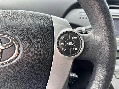 Used 2013 Toyota Prius Three image 17