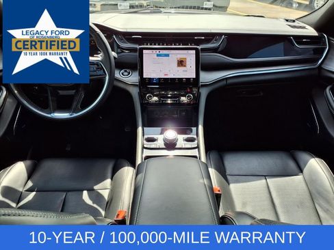Used 2022 Jeep Grand Cherokee Overland w/ Luxury Tech Group IV AWD/4WD image 9
