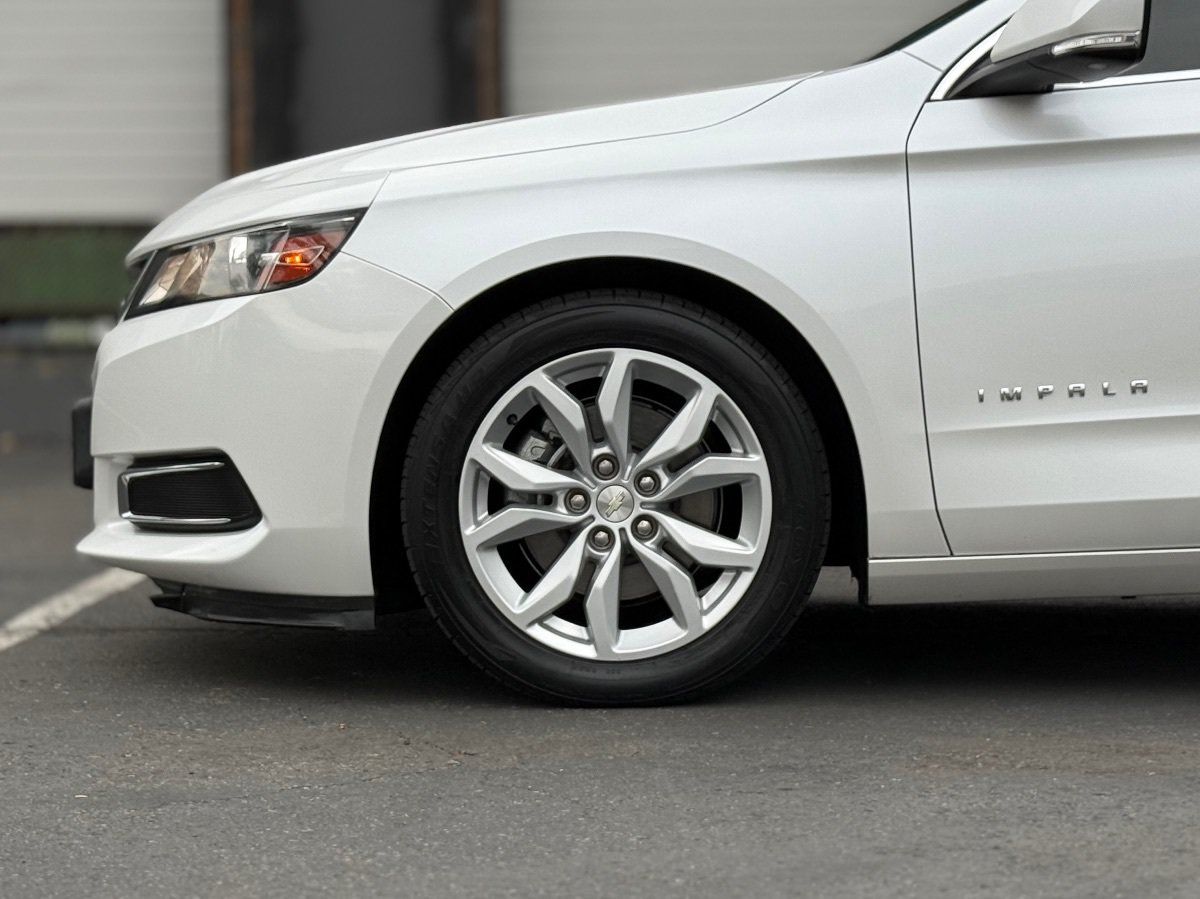 Used 2016 Chevrolet Impala LT FWD image 10