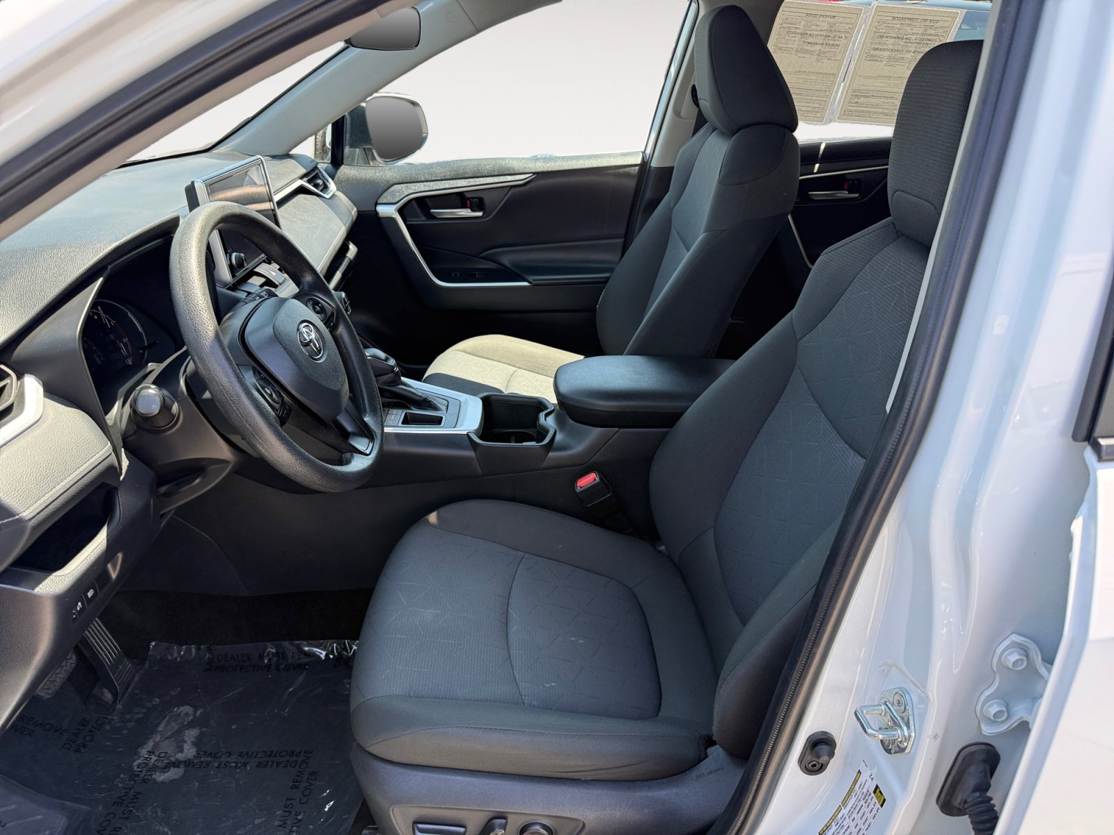 Used 2025 Toyota RAV4 XLE FWD image 10