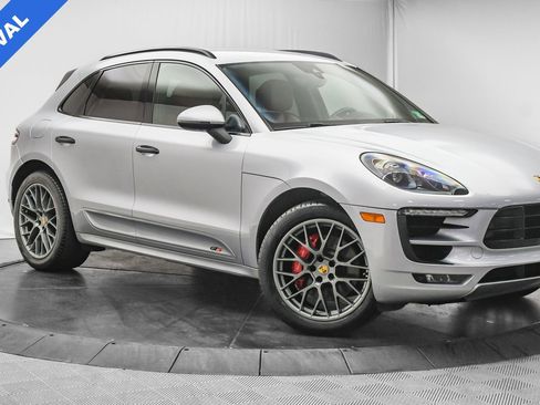 Used 2017 Porsche Macan GTS image 1