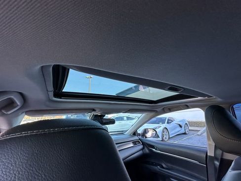 Used 2019 Toyota Camry SE image 31