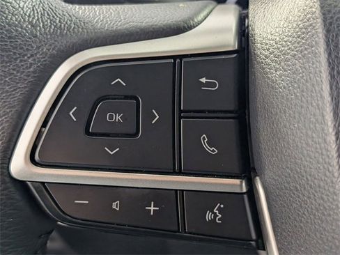 Used 2025 Toyota Sienna XLE image 16