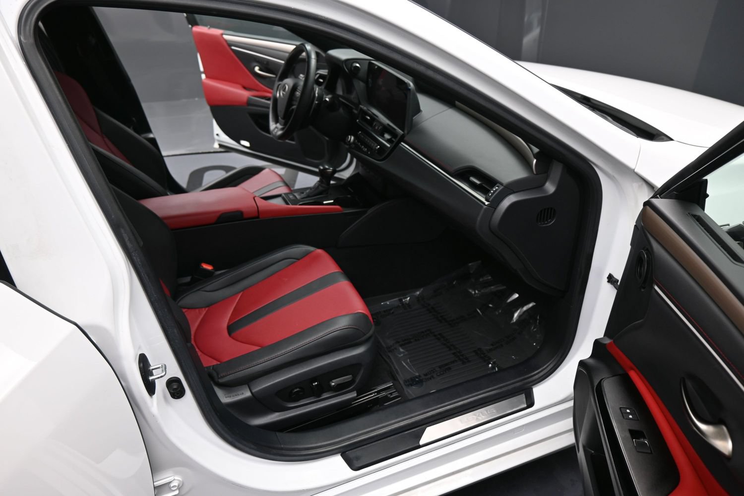 Used 2023 Lexus ES 350 F Sport w/ Accessory Package (Z2) FWD image 28