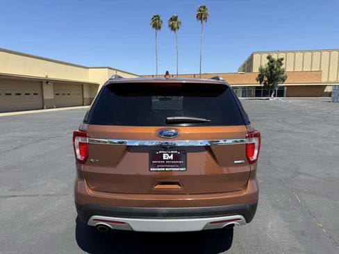 Used 2017 Ford Explorer XLT AWD/4WD image 5