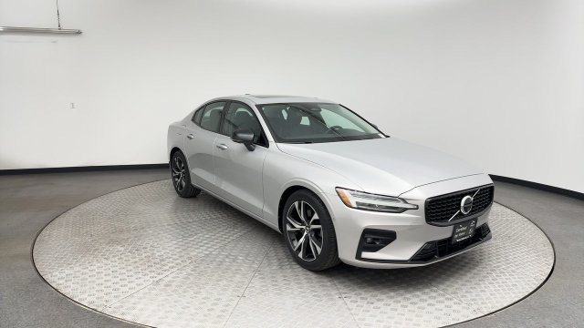 Certified 2024 Volvo S60 B5 Plus AWD/4WD image 8