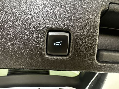 Used 2025 Ford Escape Platinum AWD/4WD image 34