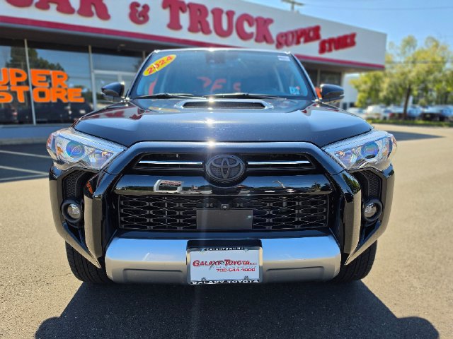 Used 2024 Toyota 4Runner TRD Off-Road Premium w/ Off Road Premium Plus Package AWD/4WD image 2