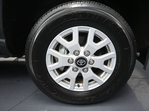 Used 2024 Toyota Tacoma SR5 image 5