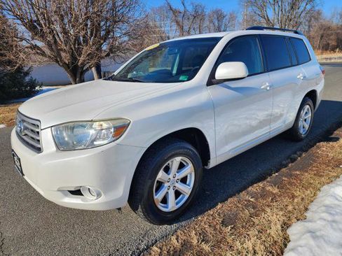 Used 2010 Toyota Highlander SE image 2