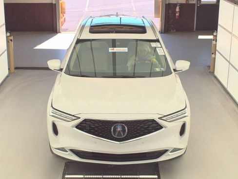 Used 2023 Acura MDX SH-AWD w/ Advance Package image 2