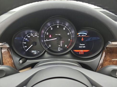 Used 2023 Porsche Macan AWD/4WD image 9