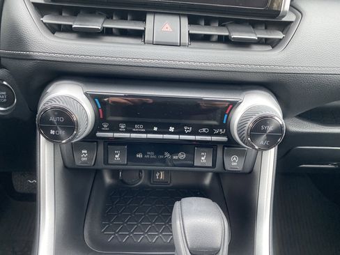 Used 2024 Toyota RAV4 XLE image 21