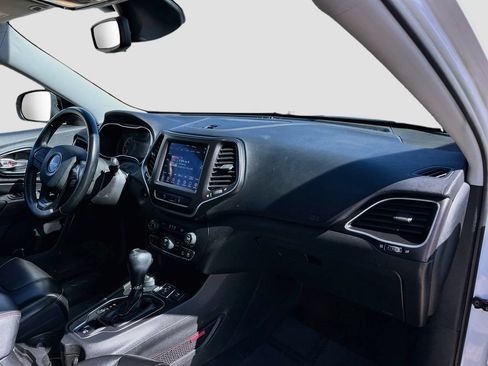 Used 2021 Jeep Cherokee Trailhawk AWD/4WD image 26