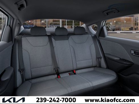 New 2025 Kia K4 LXS image 16