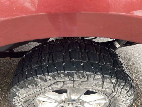 Used 2017 Ford F150 XLT w/ Equipment Group 302A Luxury image 4