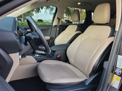 Used 2020 Ford Escape Titanium image 16