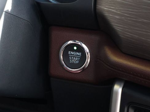 Used 2024 Ford Expedition Limited image 25