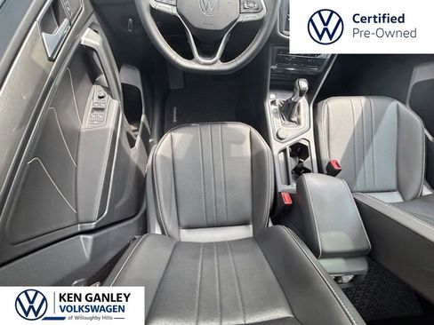 Used 2022 Volkswagen Tiguan SE w/ Panoramic Sunroof Package AWD/4WD image 13