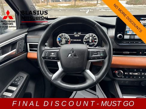 Used 2022 Mitsubishi Outlander SEL image 20