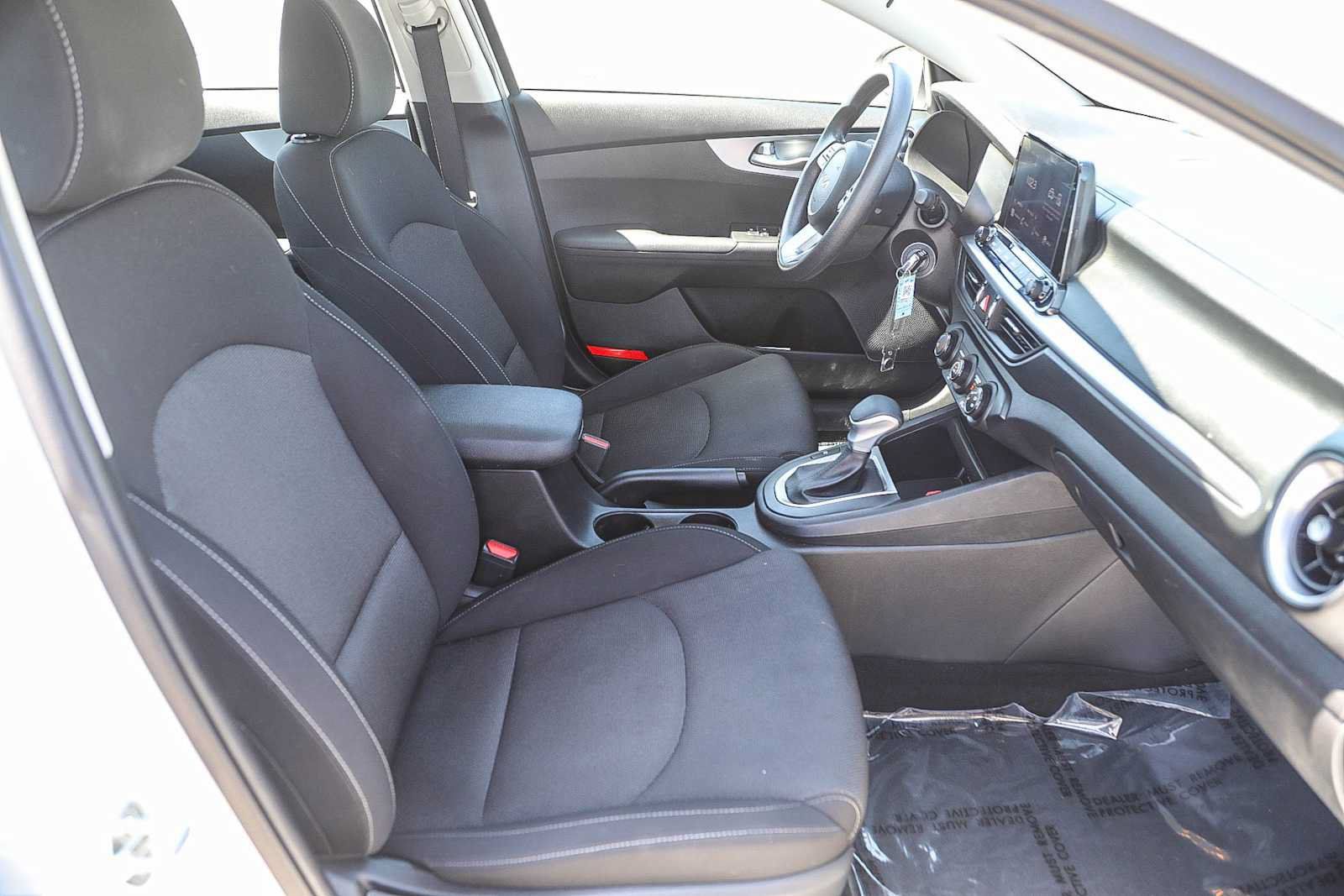 Used 2023 Kia Forte LXS w/ LXS Technology Package FWD image 16
